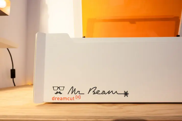 mr-beam-lasercutter-x_399a84c4-dc25-4130-9988-a42548a610c0.webp